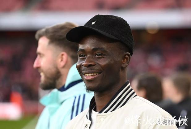 英超格局:阿森纳遭两强追击,曼联利物浦并列,焦点对决引爆下轮 英超格局:阿森纳遭两强追击,曼联利物浦并列,焦点对决引爆下轮