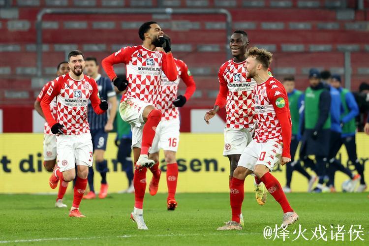 【德甲】凯恩点射卡尔建功 拜仁战平美因茨2比2